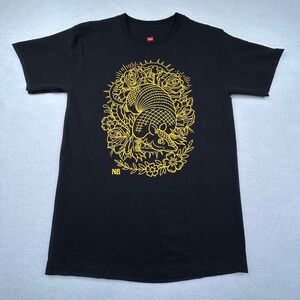 Hanes New NWOT Small Graphic American Traditional Tattoo Yellow Armadillo Roses